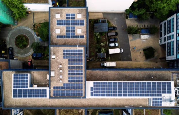 How East-Facing Roofs Impact Solar Returns and Rooftop Solar Financing