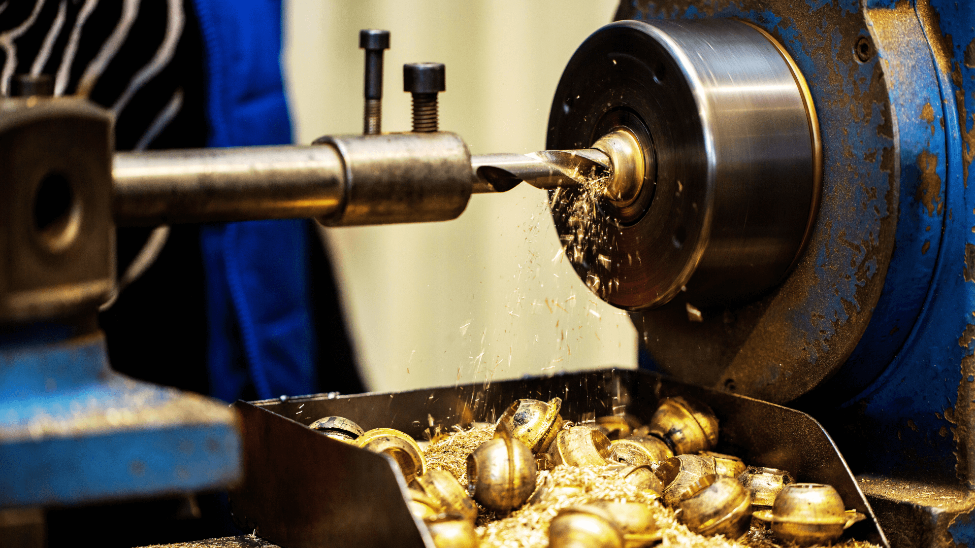 5 Advantages of Using CNC Metal Cutting Machines for Precision Engineering 